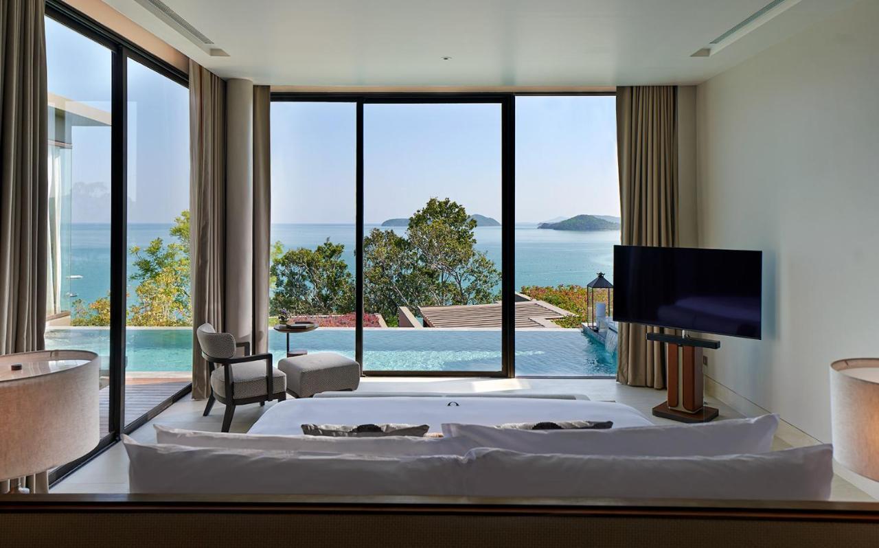 Three-Bedroom Villa with Sea View (24-hour butler service)